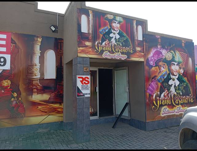 883M² BUILDING FOR SALE IN VANDERBIJLPARK SE 1